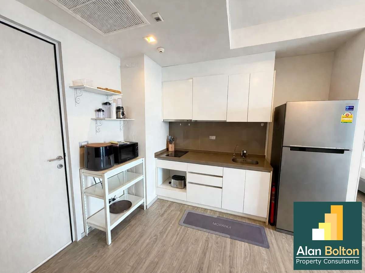 Reduced by 1M Baht this One Bedroom Sea View Unit in Sought After Wongamat Condominium photo 3