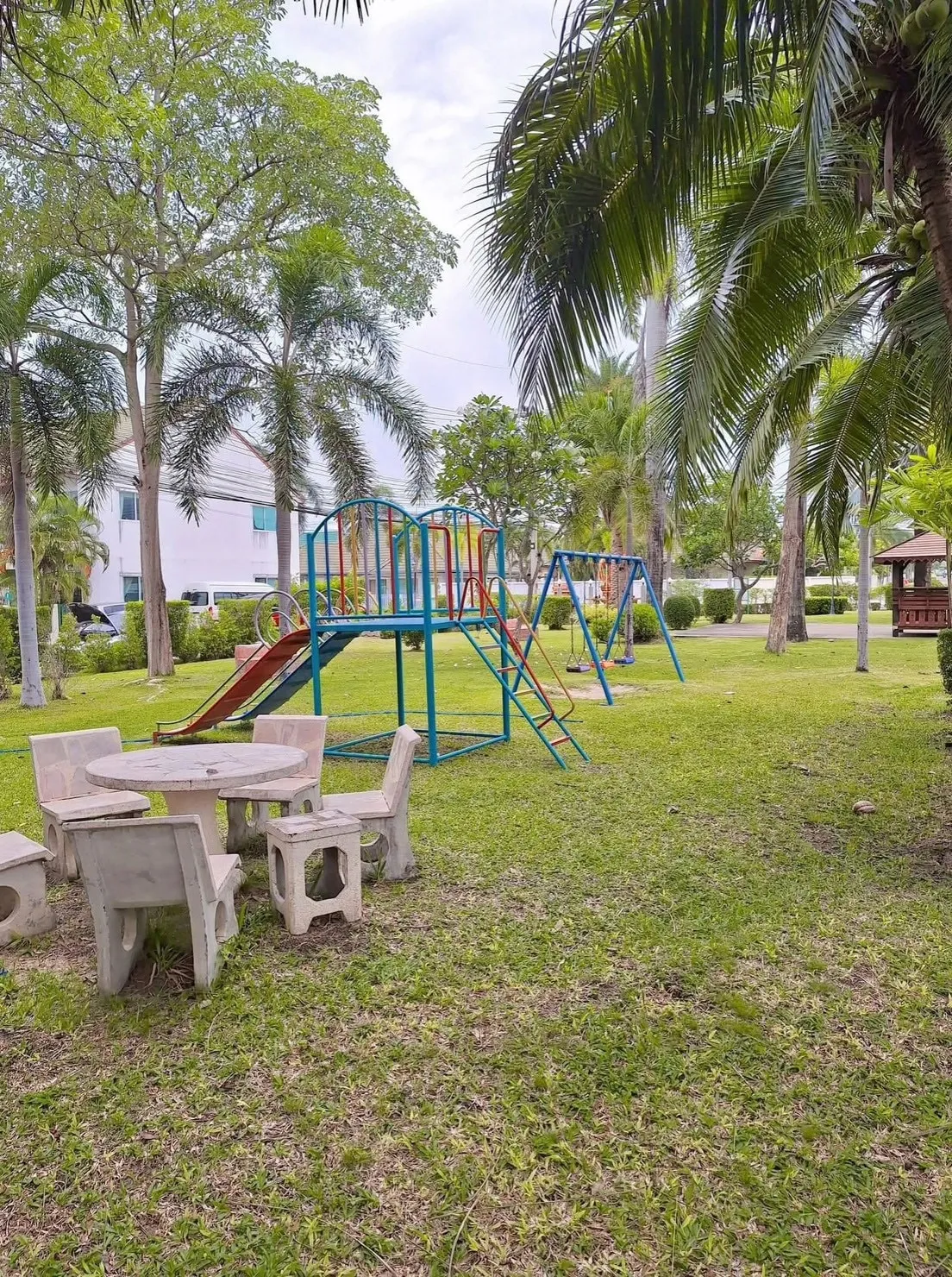 House For rent In Soi Siam Country Club photo 15