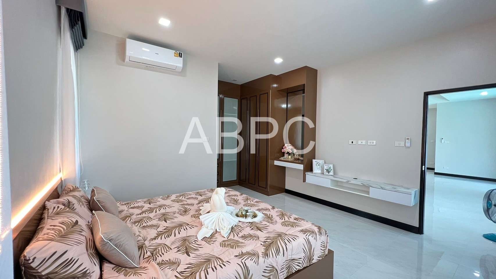 Brand New Modern 4 Bedroom 3 Bathroom Pool Villa in East Pattaya ABPC1178 photo 8