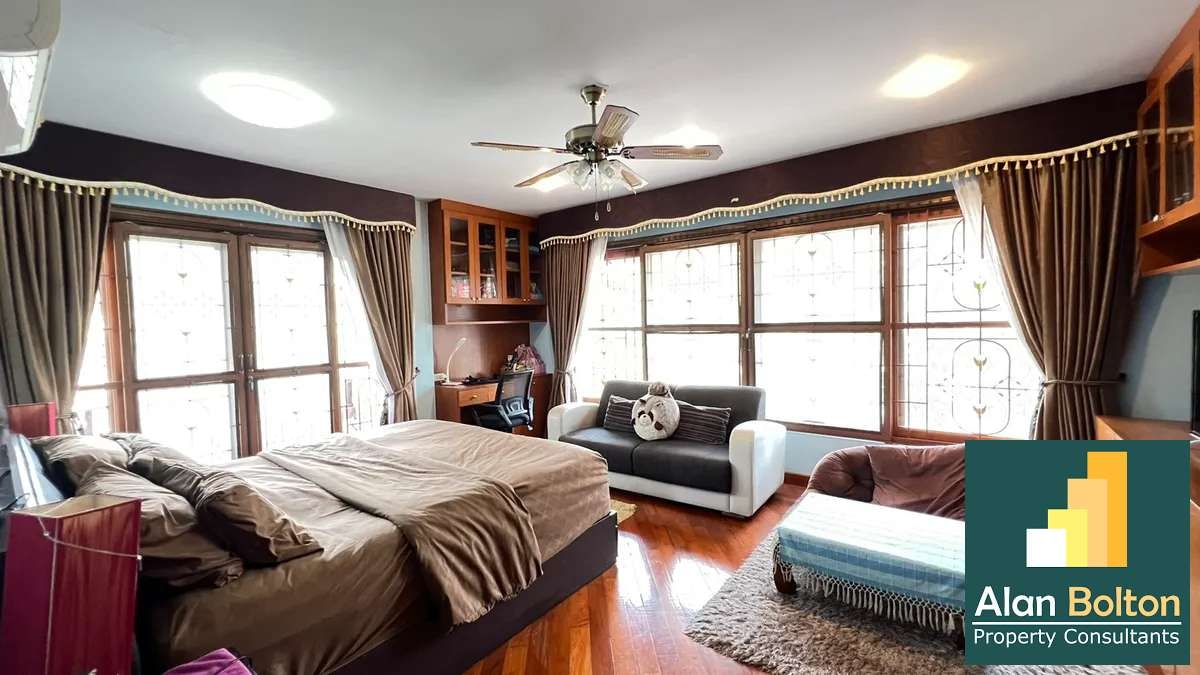 Pool Villa 4 Bedrooms 5 Bathrooms For Sale In Pheonix Glof Club photo 17