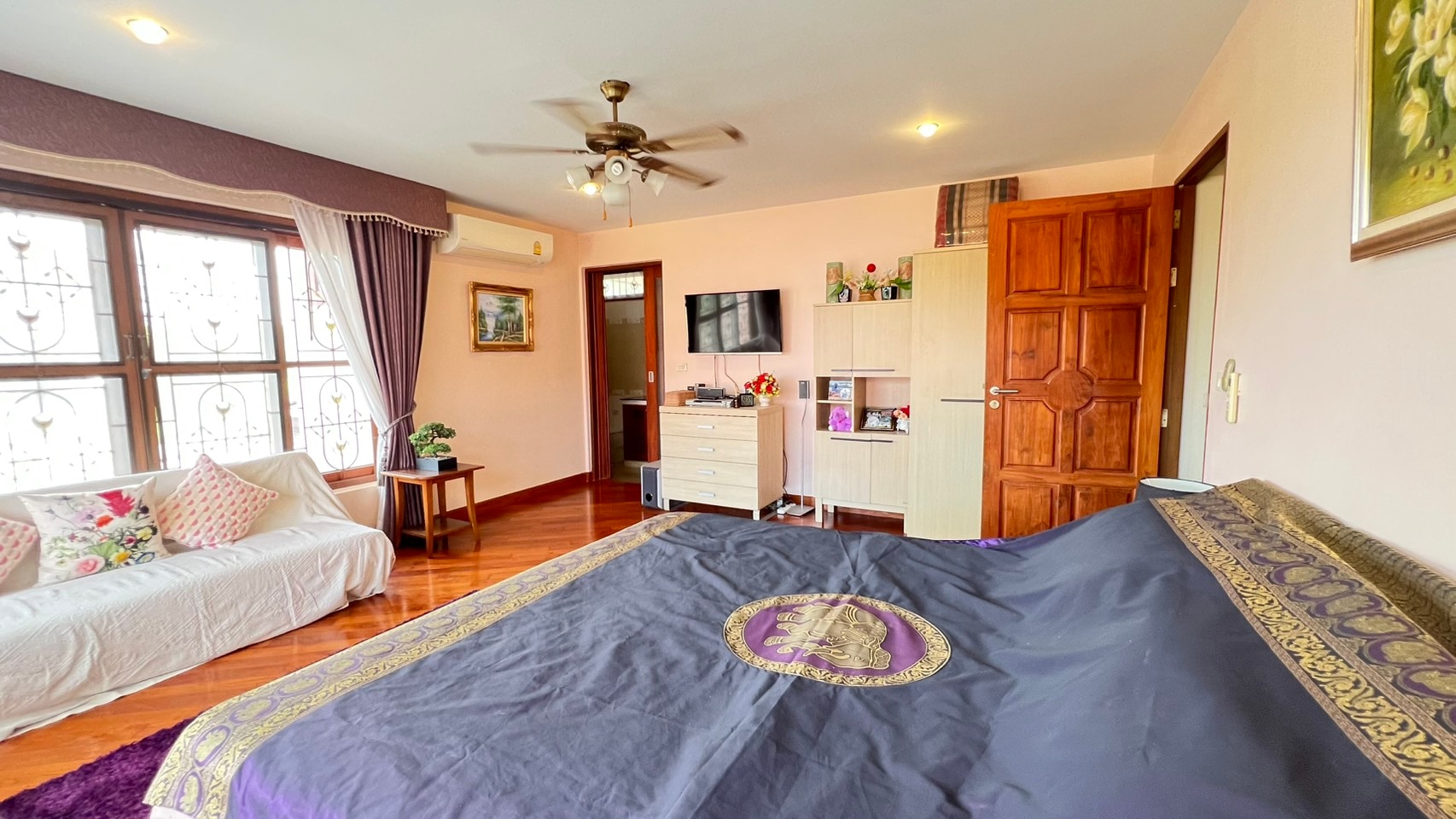 Pool Villa for sale 4 Bedroons 5 Bathrooms in East Pattaya photo 18