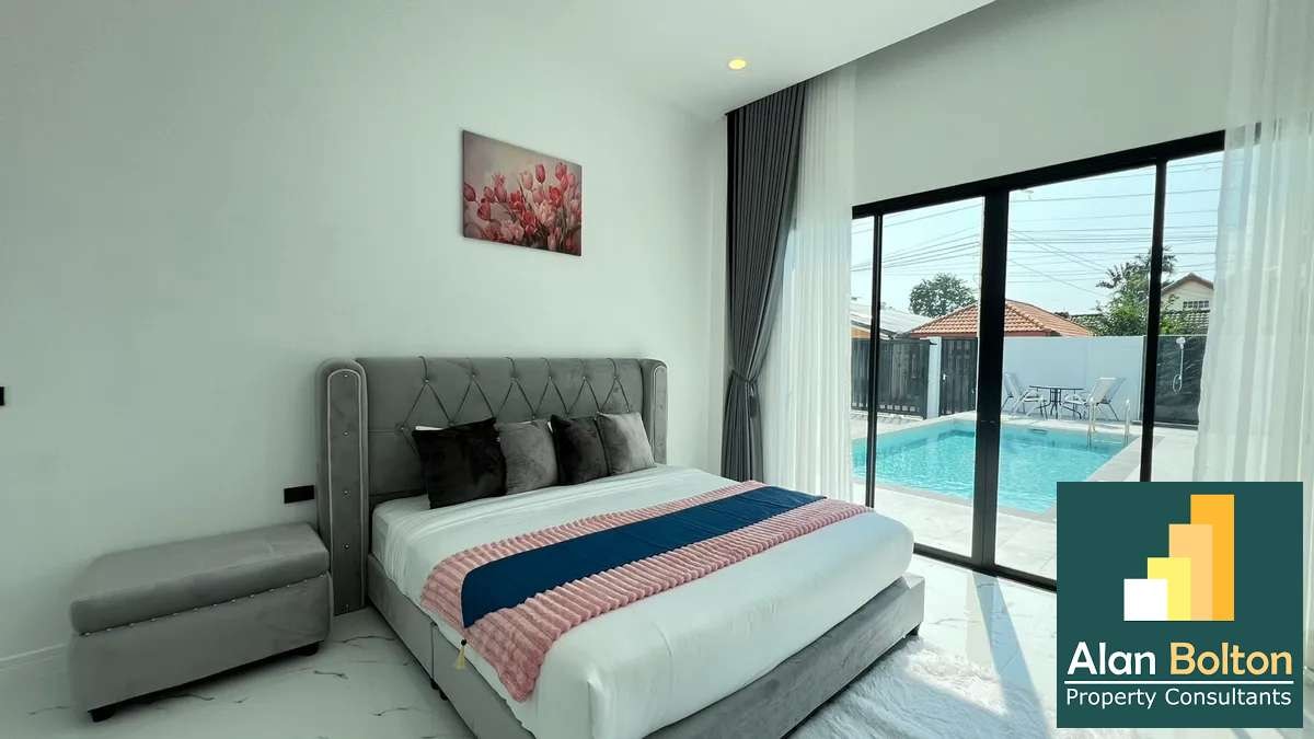 Pool Villa for sale 4 Bedroons 5 Bathrooms in East Pattaya photo 13