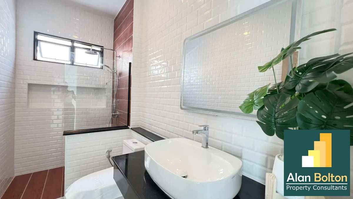 Pool Villa for sale 4 Bedroons 5 Bathrooms in East Pattaya photo 15