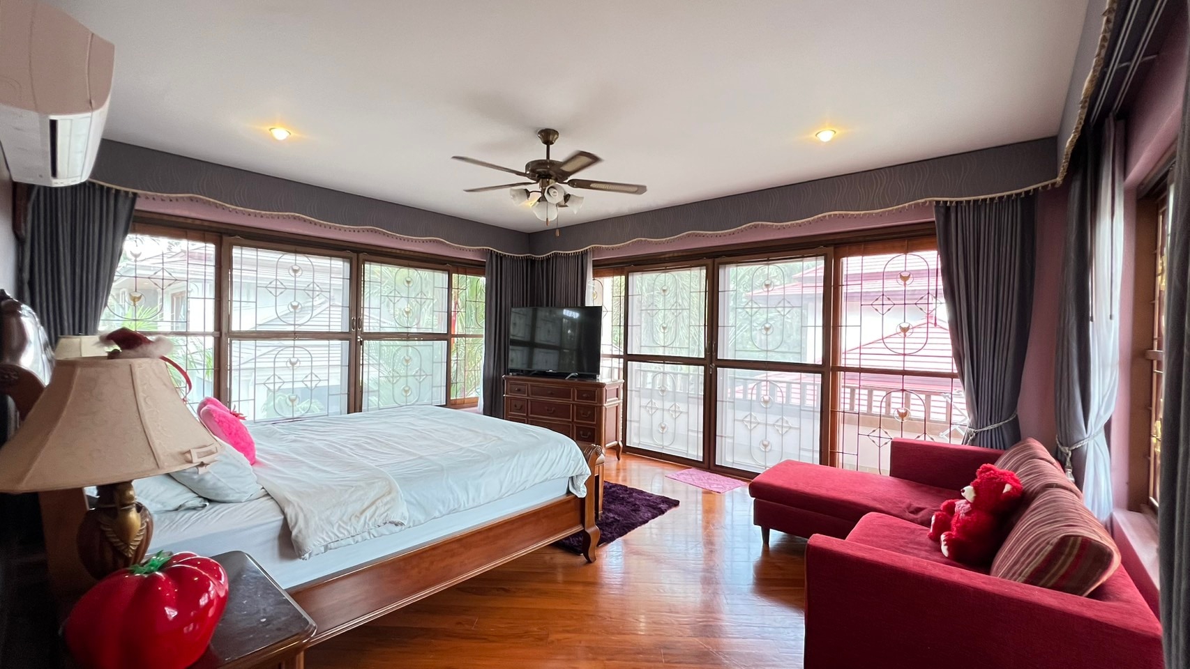 Pool Villa for sale 4 Bedroons 5 Bathrooms in East Pattaya photo 27