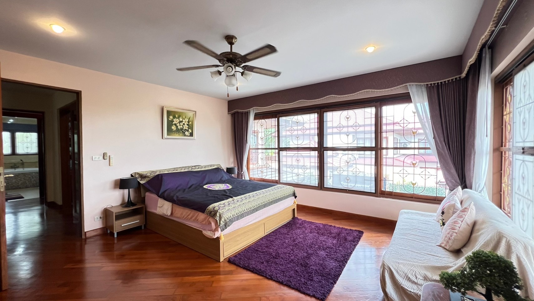 Pool Villa for sale 4 Bedroons 5 Bathrooms in East Pattaya photo 19