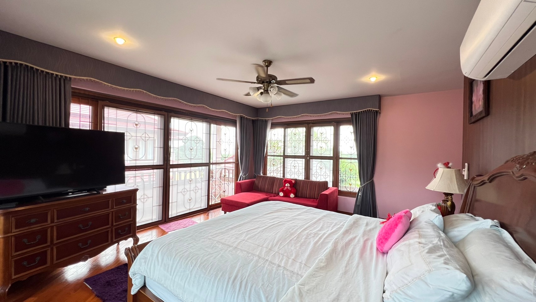 Pool Villa for sale 4 Bedroons 5 Bathrooms in East Pattaya photo 25