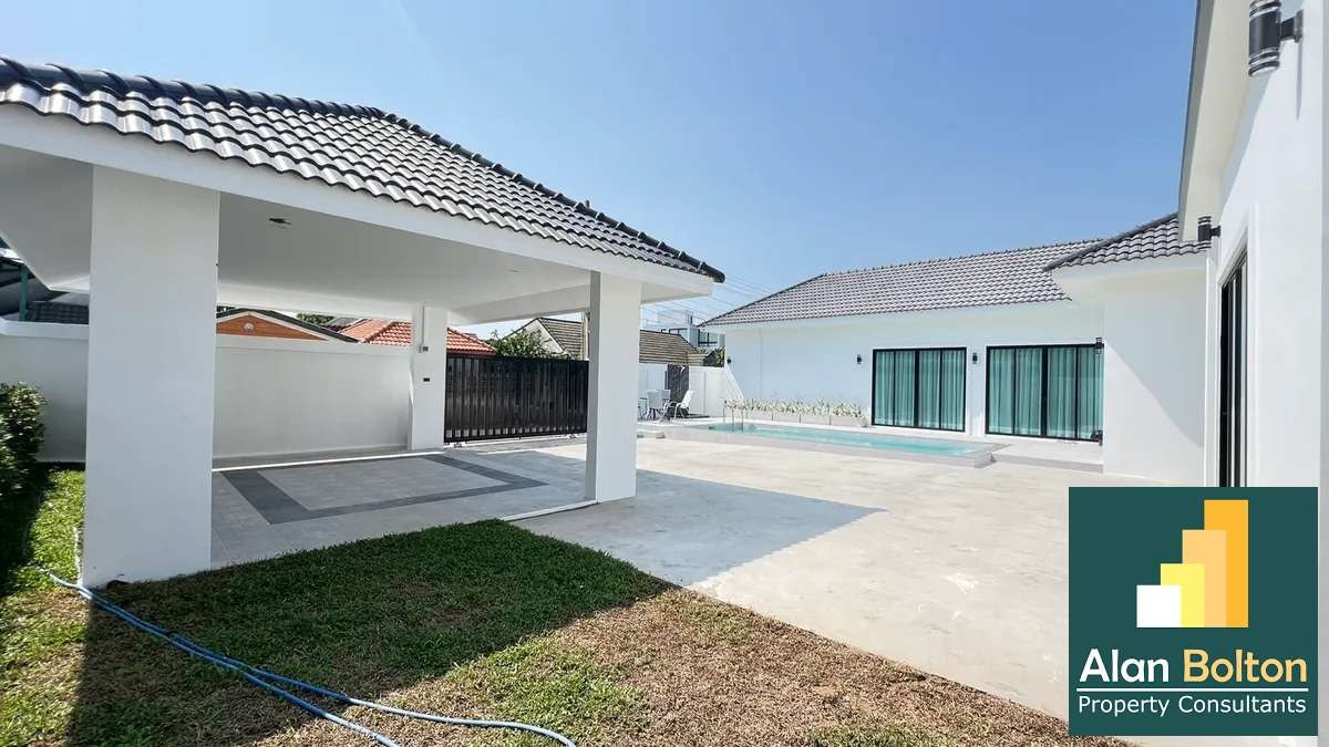 Pool Villa for sale 4 Bedroons 5 Bathrooms in East Pattaya photo 12