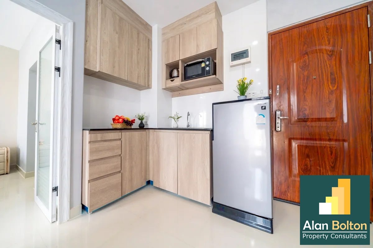 Fully Renovated City View Studio Condo In East Pattaya photo 3