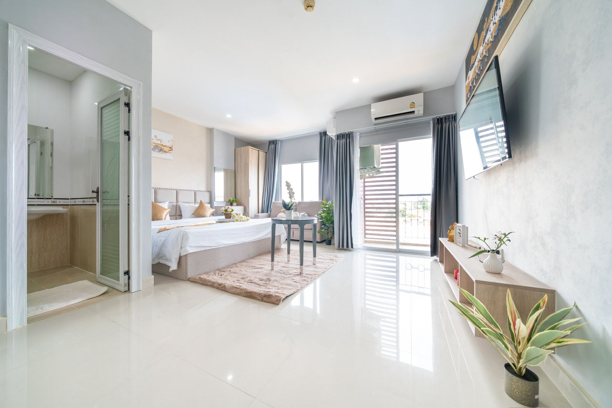 Fully Renovated Partial Ocean View 2 Bed 2 Bath Condo In East Pattaya photo 17