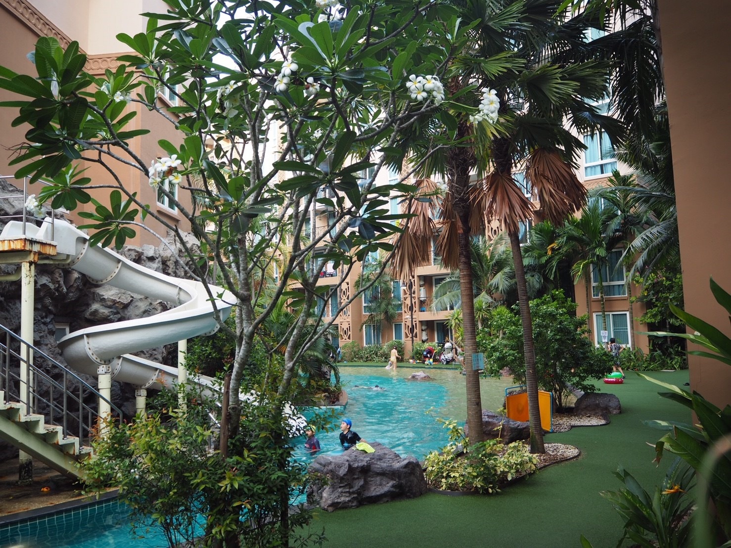 Two Bedroom Condo For Sale In Jomtien photo 18