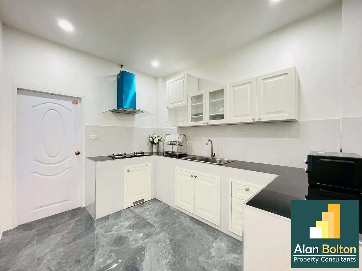House for sale 3 Bedrooms 2 Bathrooms in East Pattaya photo 4