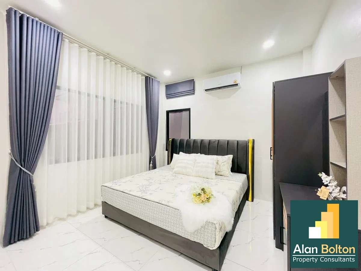 House for sale 3 Bedrooms 2 Bathrooms in East Pattaya photo 5
