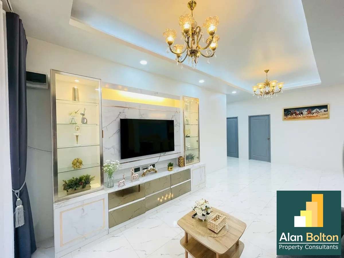 House for sale 3 Bedrooms 2 Bathrooms in East Pattaya photo 11
