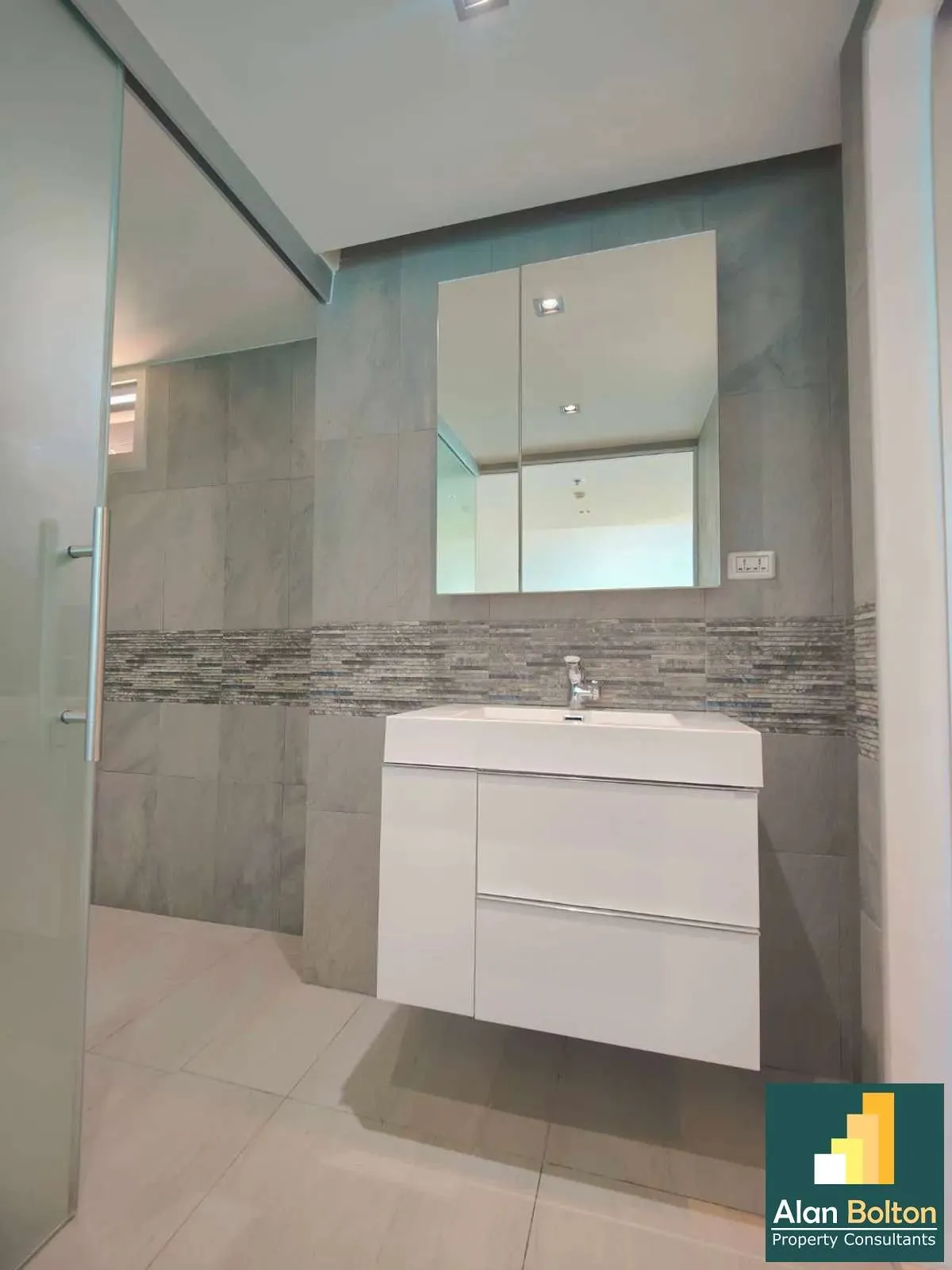 1 Bedroom 1 Bathroom in The Sands Condo photo 4