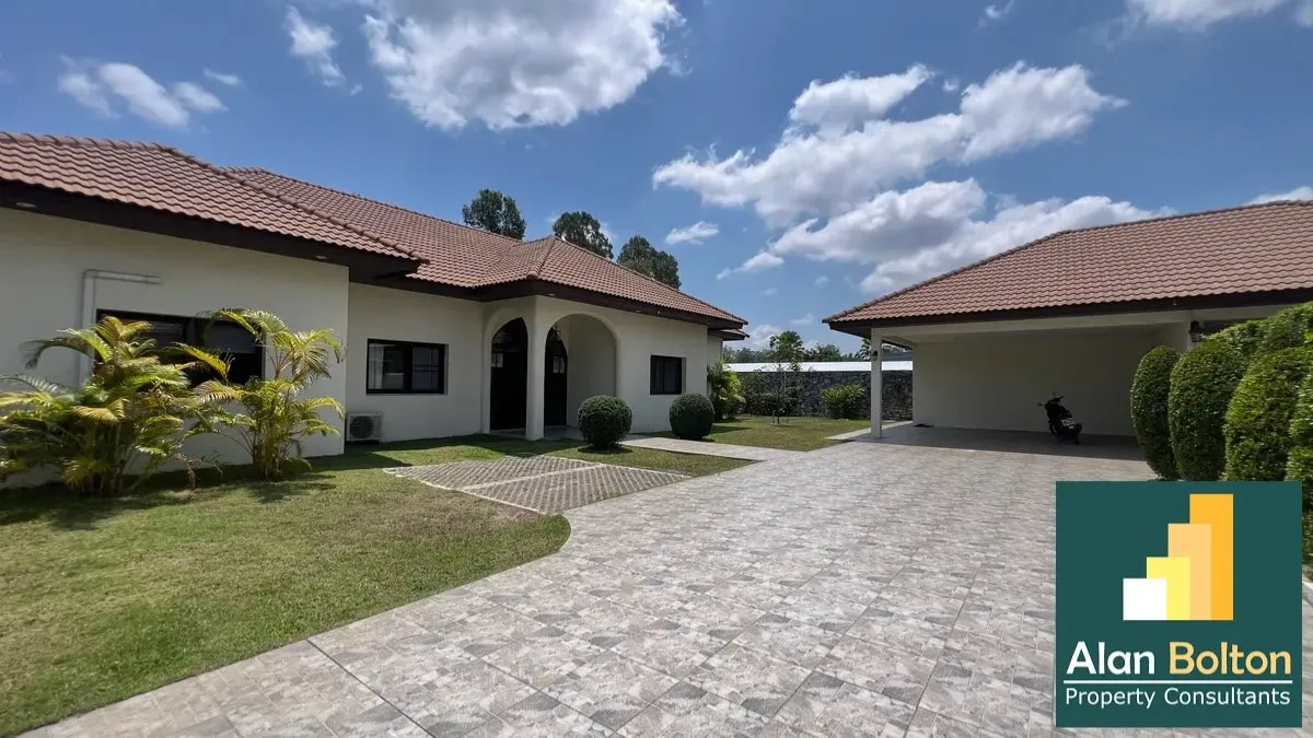 Pool villa 5 Bedrooms 4 Bathrooms in Mapprachan