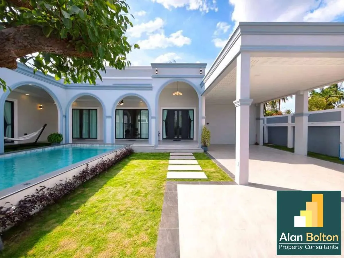 Modern Luxury Pool Villa 4 bedrooms 5 bathrooms near Mabprachan Lake for SALE photo 2
