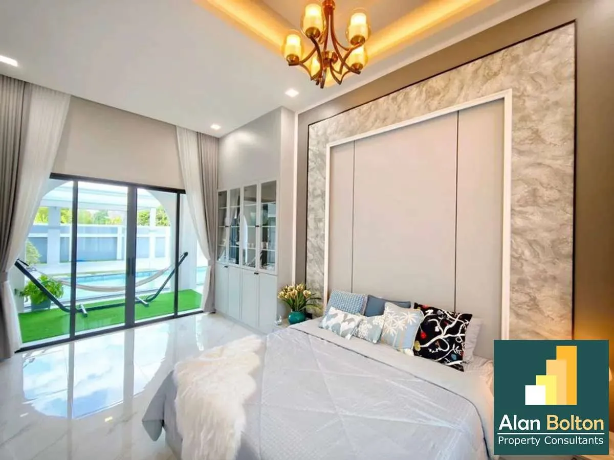 Modern Luxury Pool Villa 4 bedrooms 5 bathrooms near Mabprachan Lake for SALE photo 19