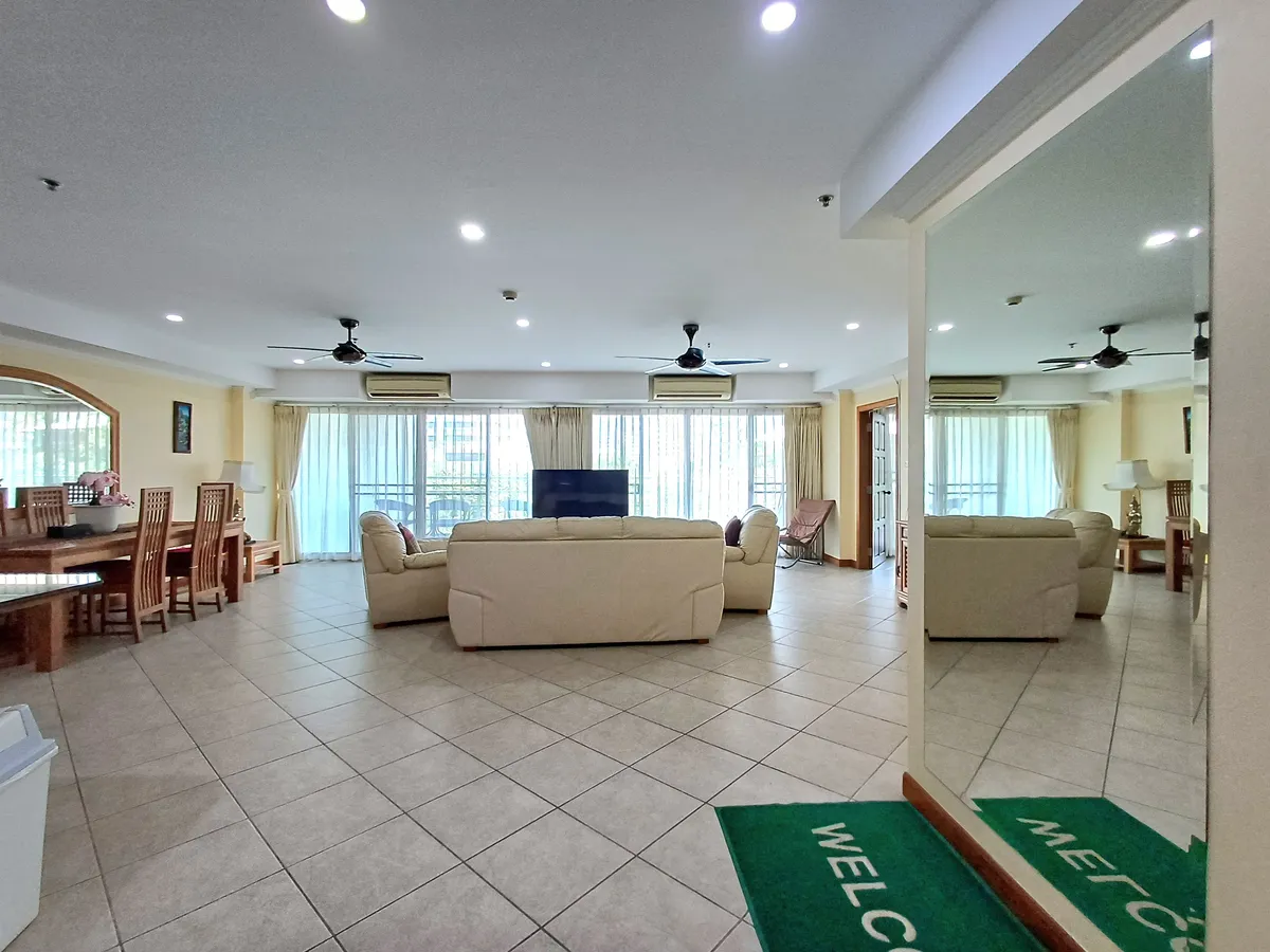 Modern Luxury Pool Villa 4 bedrooms 5 bathrooms near Mabprachan Lake for SALE photo 22