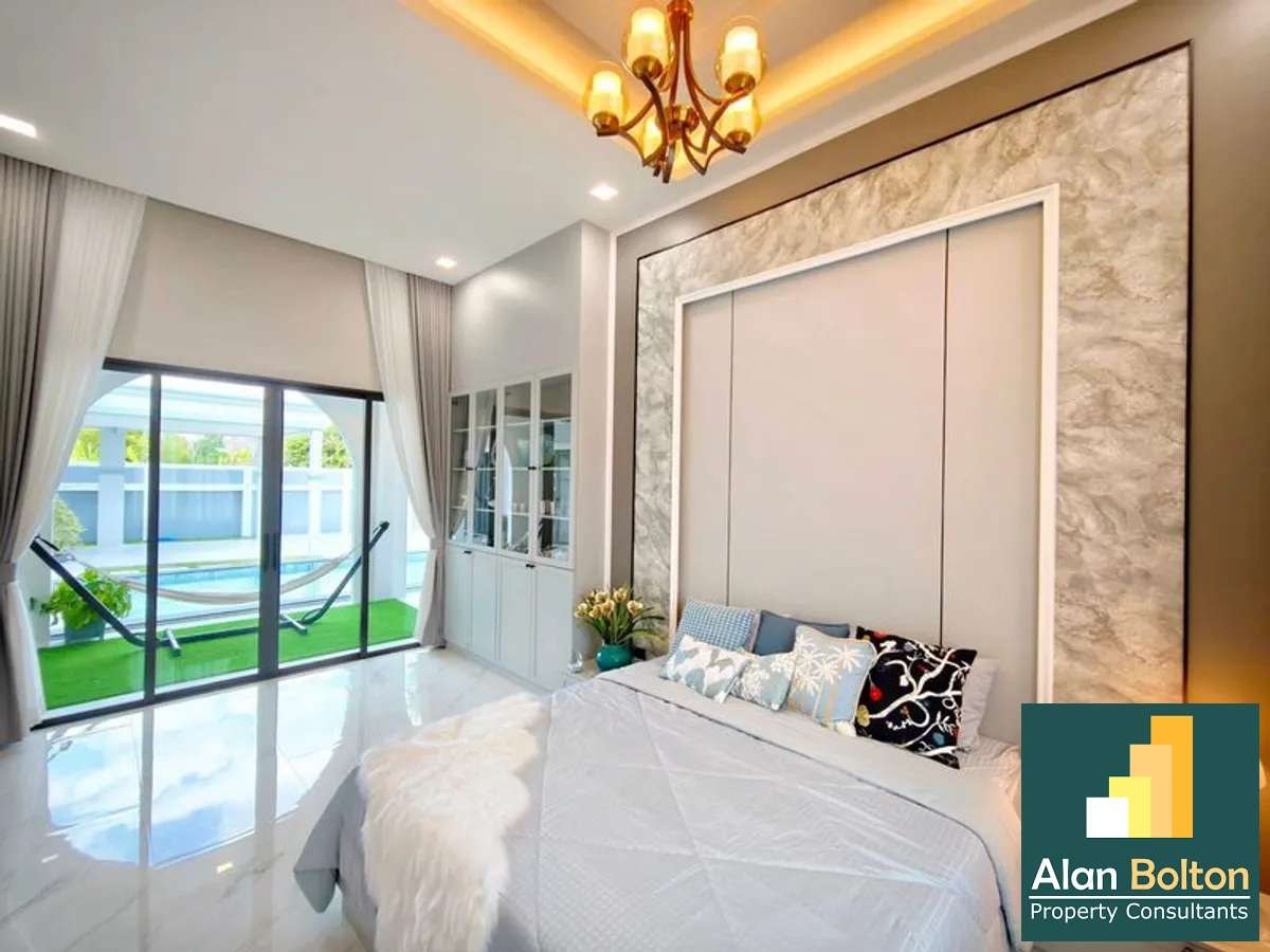 Modern Luxury Pool Villa 4 bedrooms 5 bathrooms near Mabprachan Lake for SALE photo 19