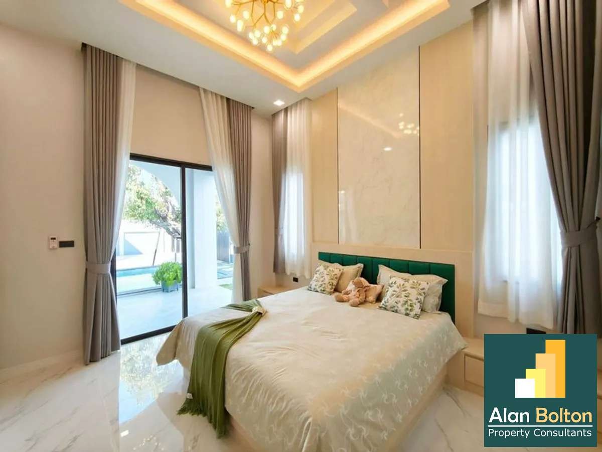 Modern Luxury Pool Villa 4 bedrooms 5 bathrooms near Mabprachan Lake for SALE photo 16