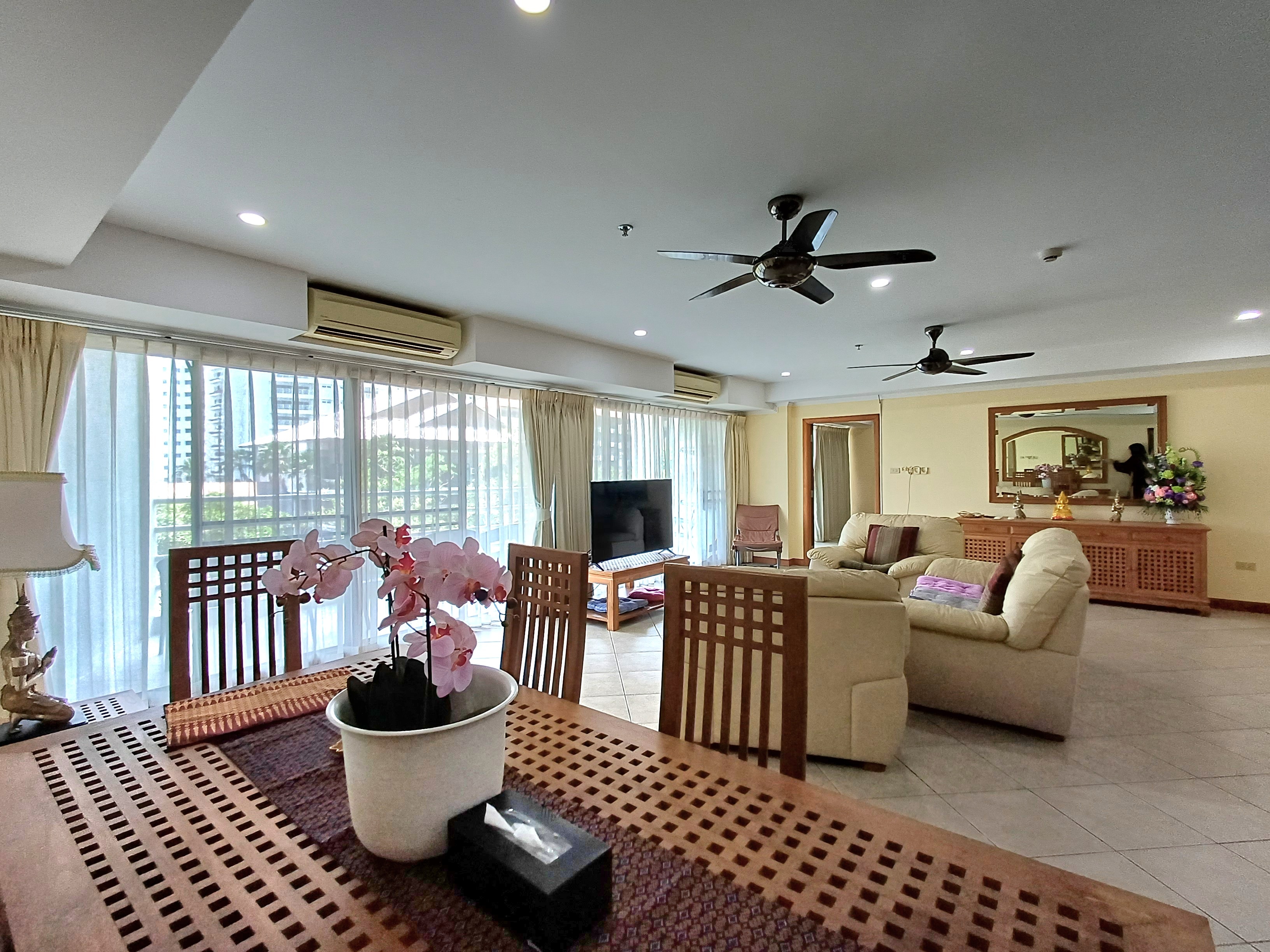 Modern Luxury Pool Villa 4 bedrooms 5 bathrooms near Mabprachan Lake for SALE photo 23