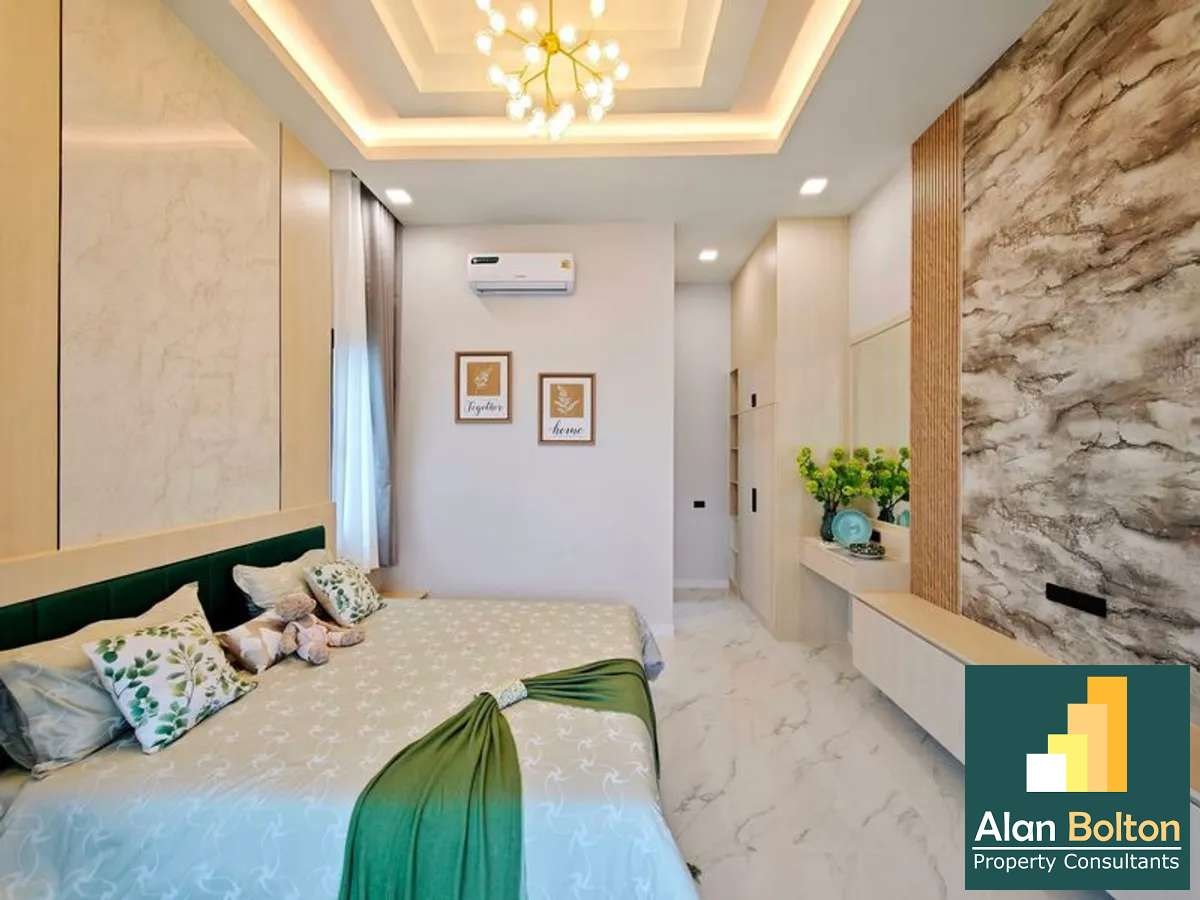 Modern Luxury Pool Villa 4 bedrooms 5 bathrooms near Mabprachan Lake for SALE photo 20