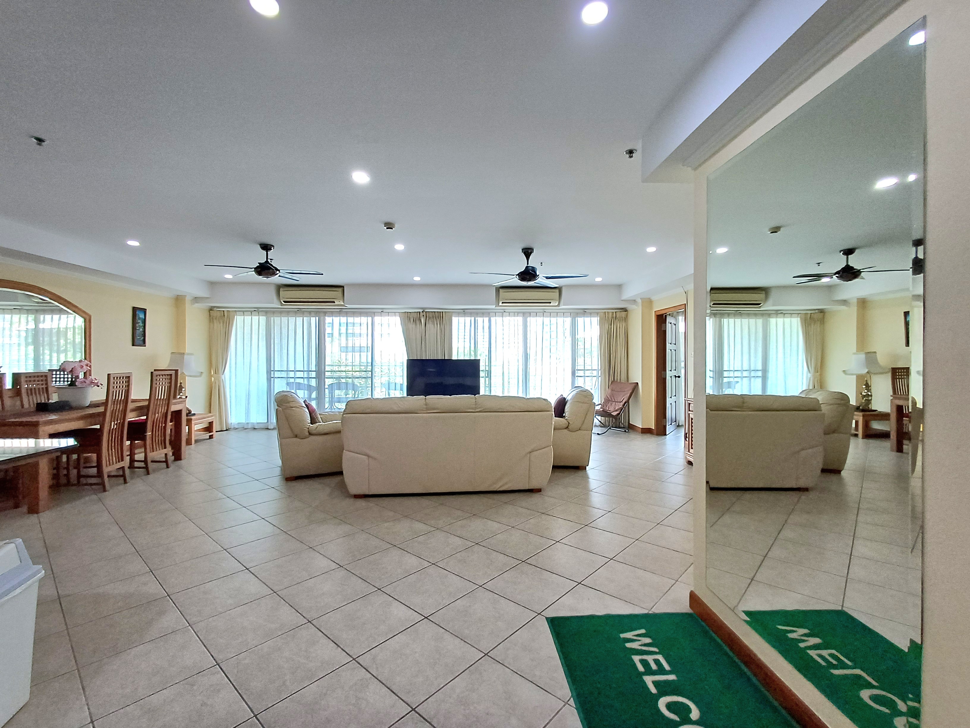 Modern Luxury Pool Villa 4 bedrooms 5 bathrooms near Mabprachan Lake for SALE photo 22