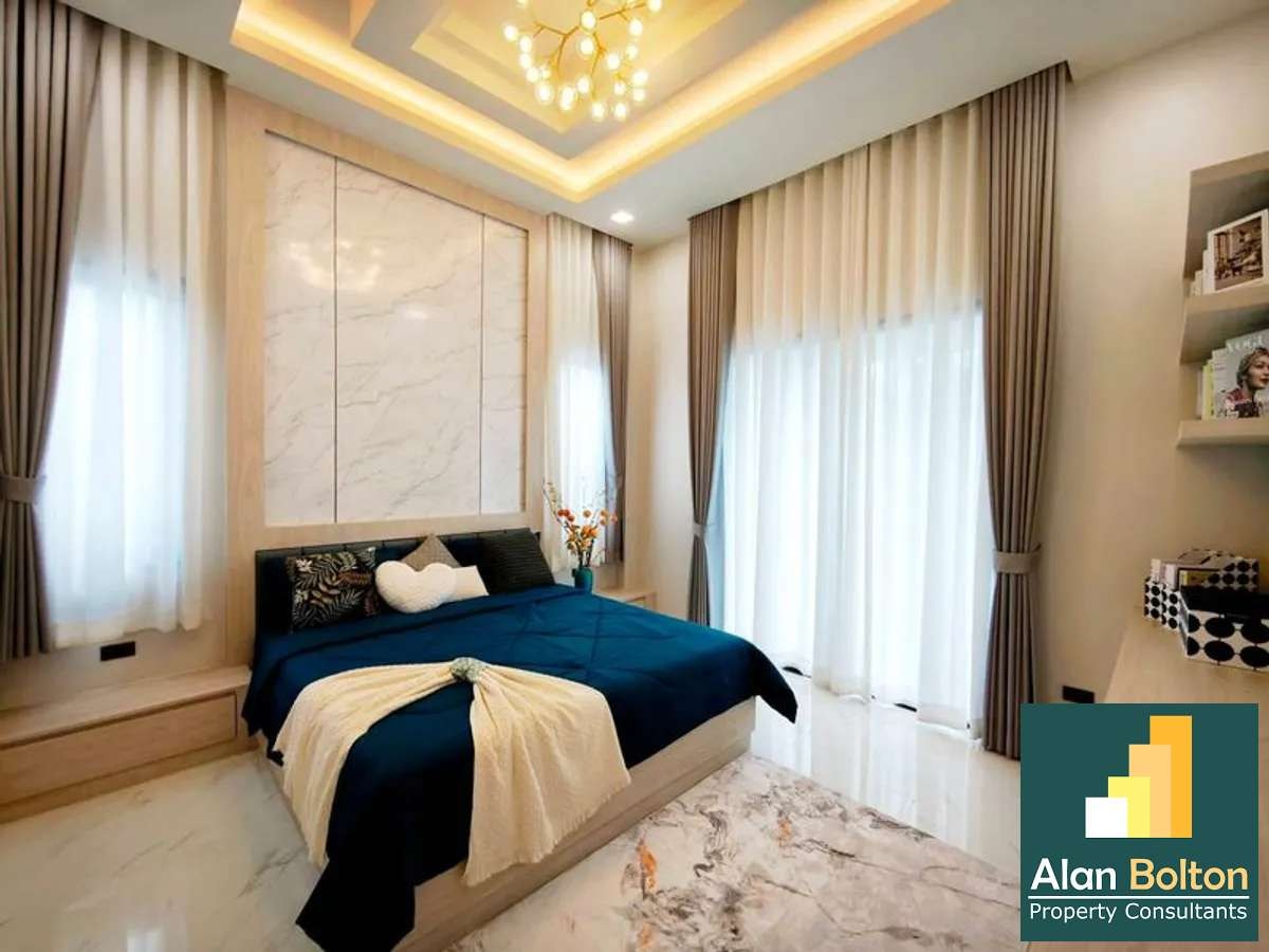 Modern Luxury Pool Villa 4 bedrooms 5 bathrooms near Mabprachan Lake for SALE photo 8