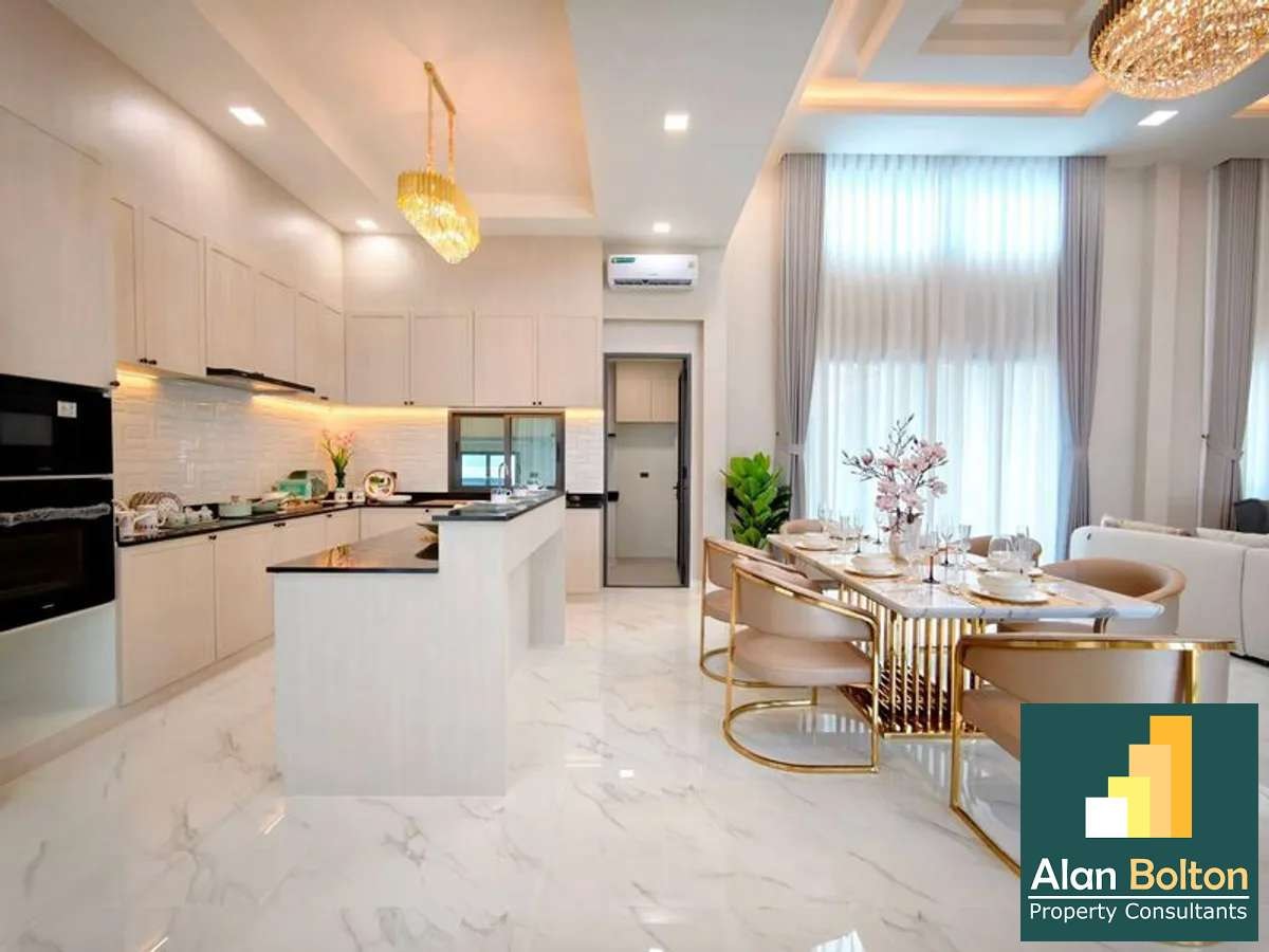 Modern Luxury Pool Villa 4 bedrooms 5 bathrooms near Mabprachan Lake for SALE photo 7