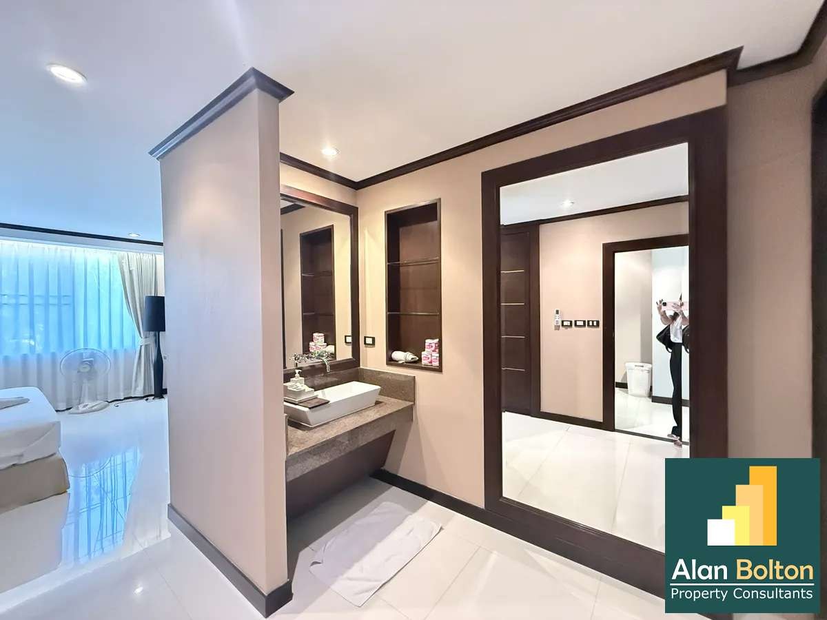 2 bedroom and private elevator in pratumnak photo 8
