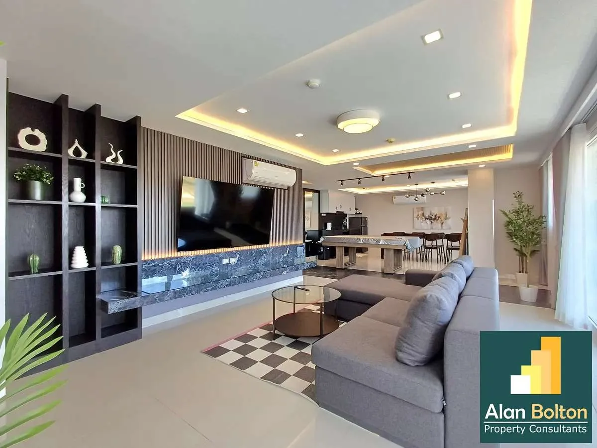 Brand New modern decoration 3 beds 3 baths in Pratamnak for RENT