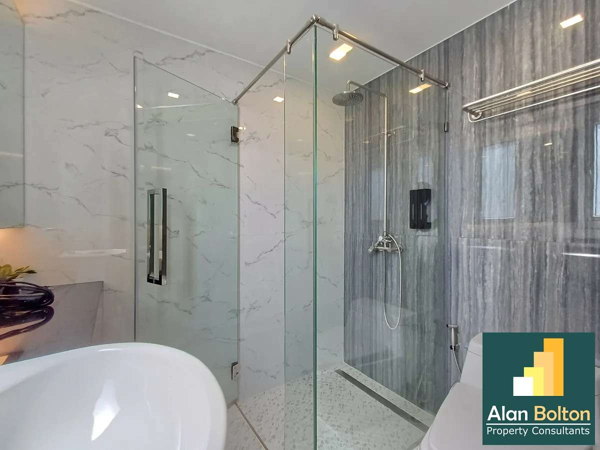 Brand New modern decoration 3 beds 3 baths in Pratamnak for RENT photo 6