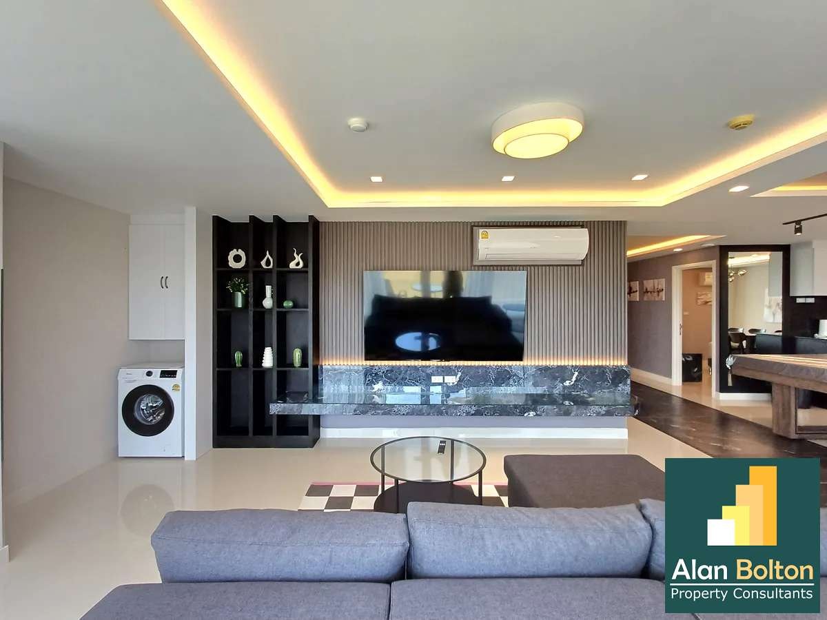 Brand New modern decoration 3 beds 3 baths in Pratamnak for RENT photo 16