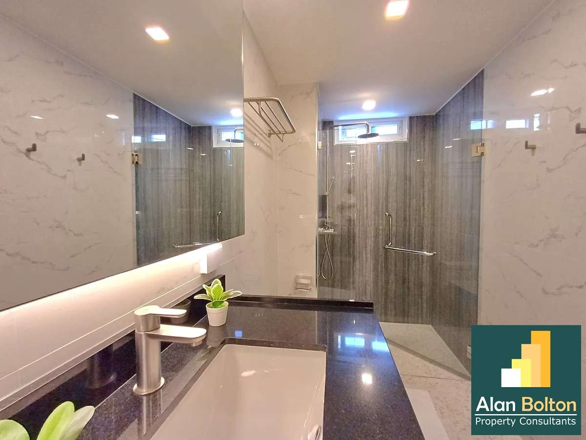 Brand New modern decoration 3 beds 3 baths in Pratamnak for RENT photo 20