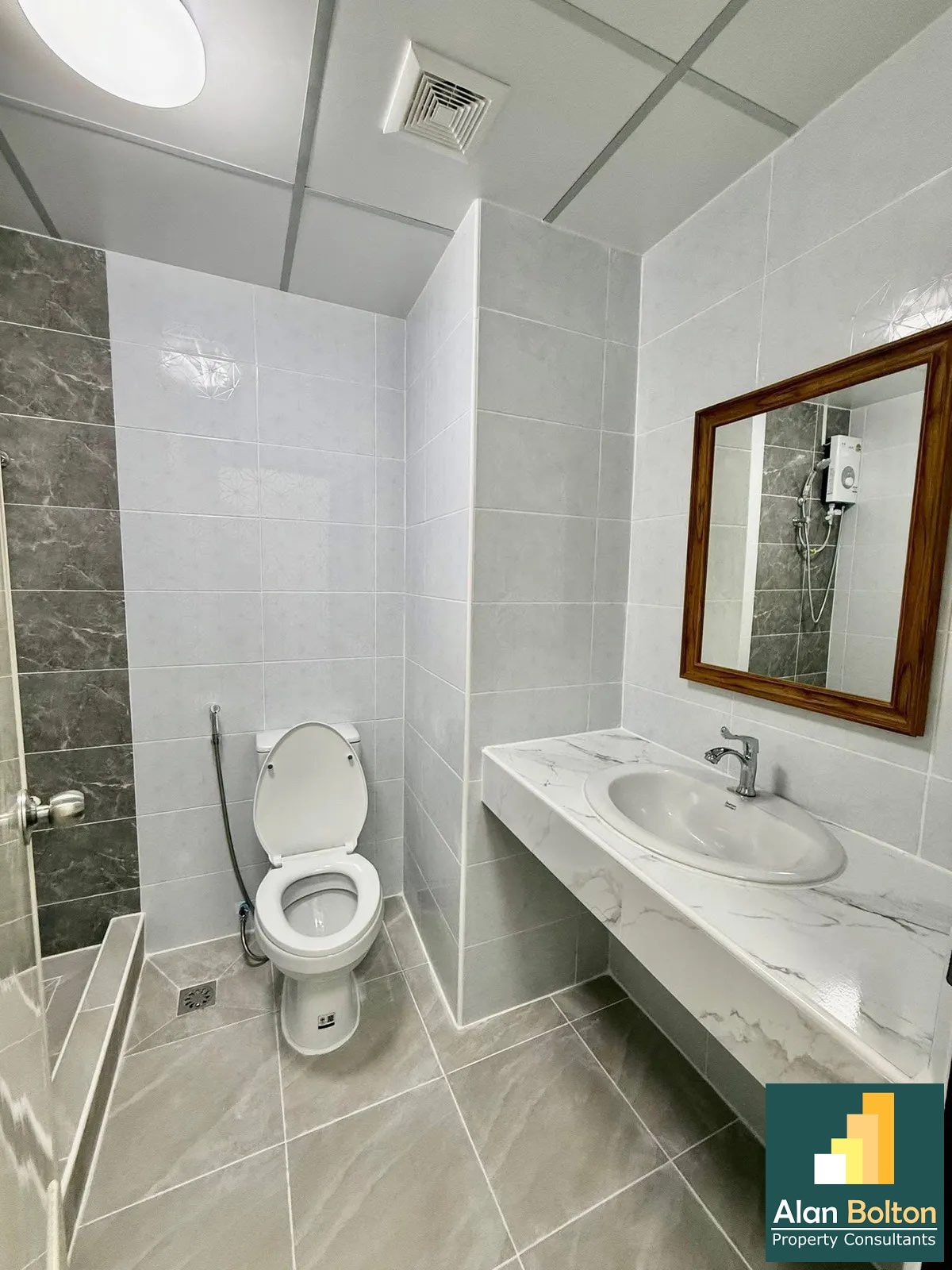 Studio 1 Bathroom in Central Pattaya photo 12