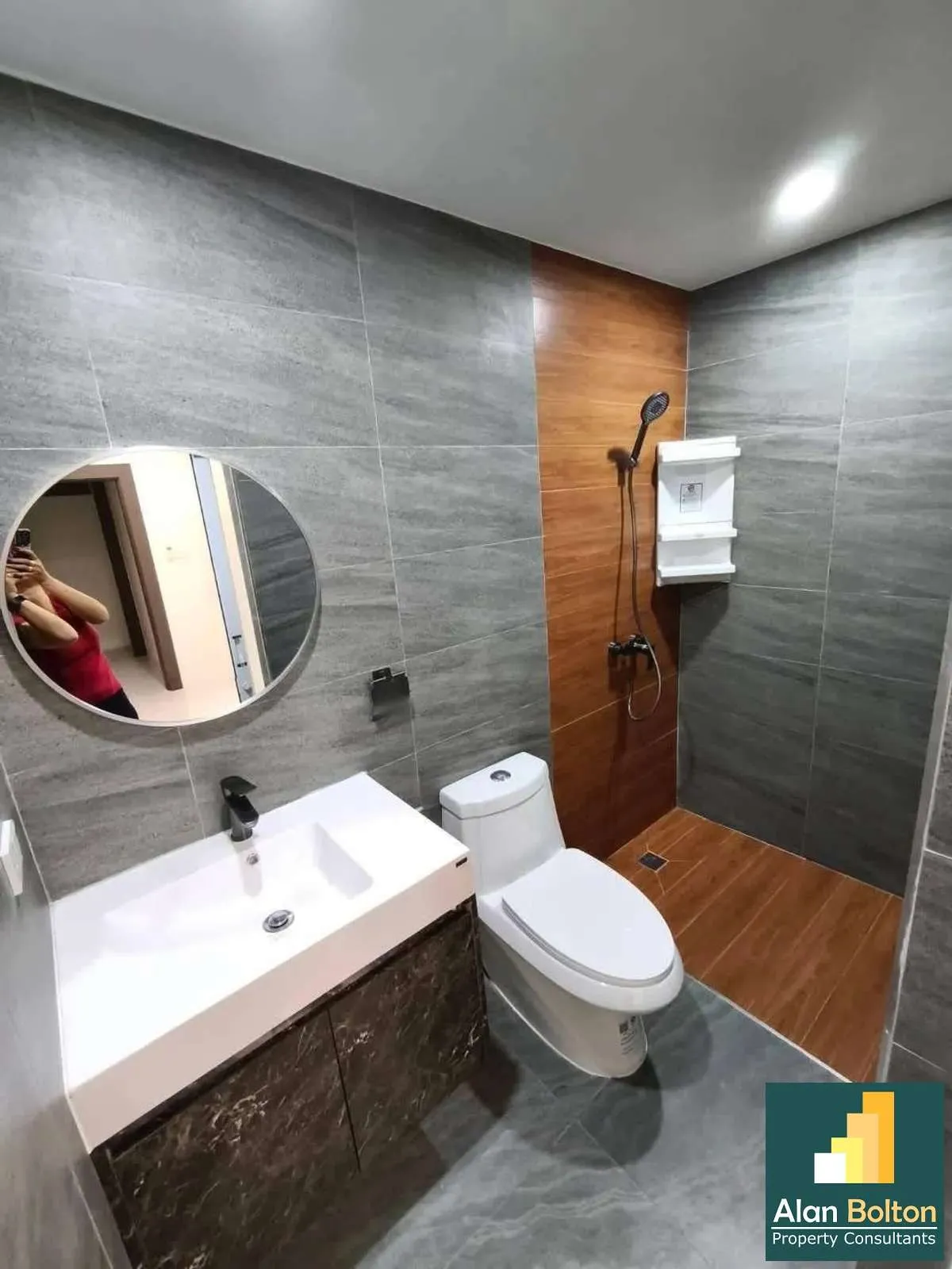 Newly Renovation Townhouse 3 story 4 beds 5 baths in Pratamnak for RENT photo 10