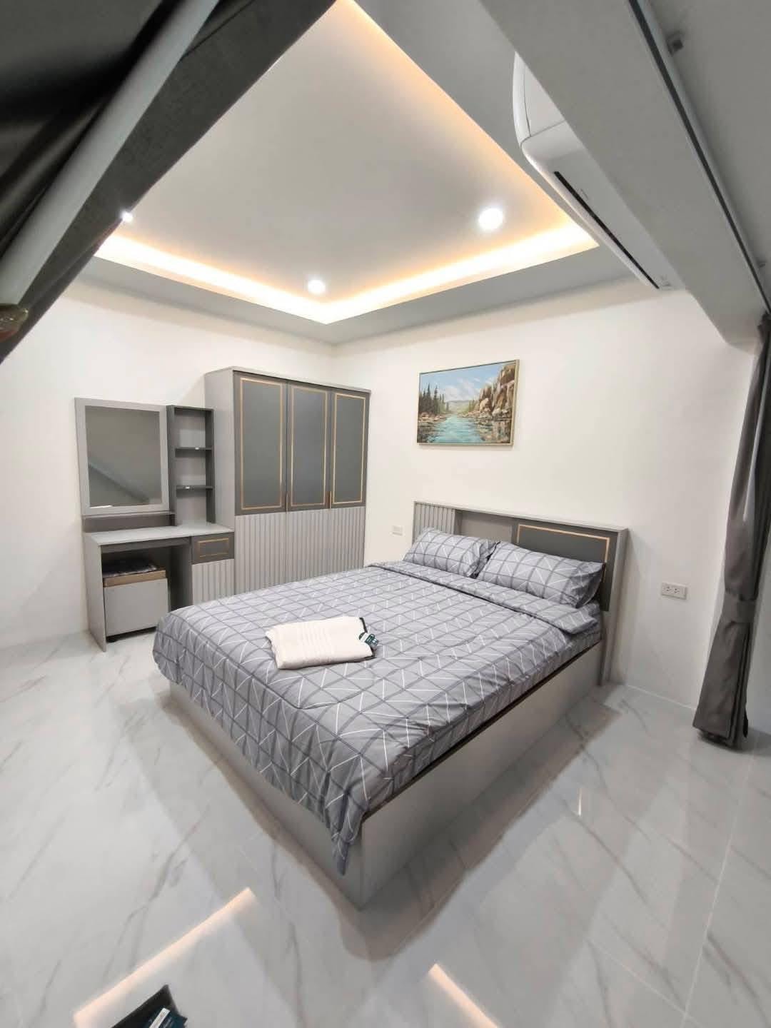 Newly Renovation Townhouse 3 story 4 beds 5 baths in Pratamnak for RENT photo 24