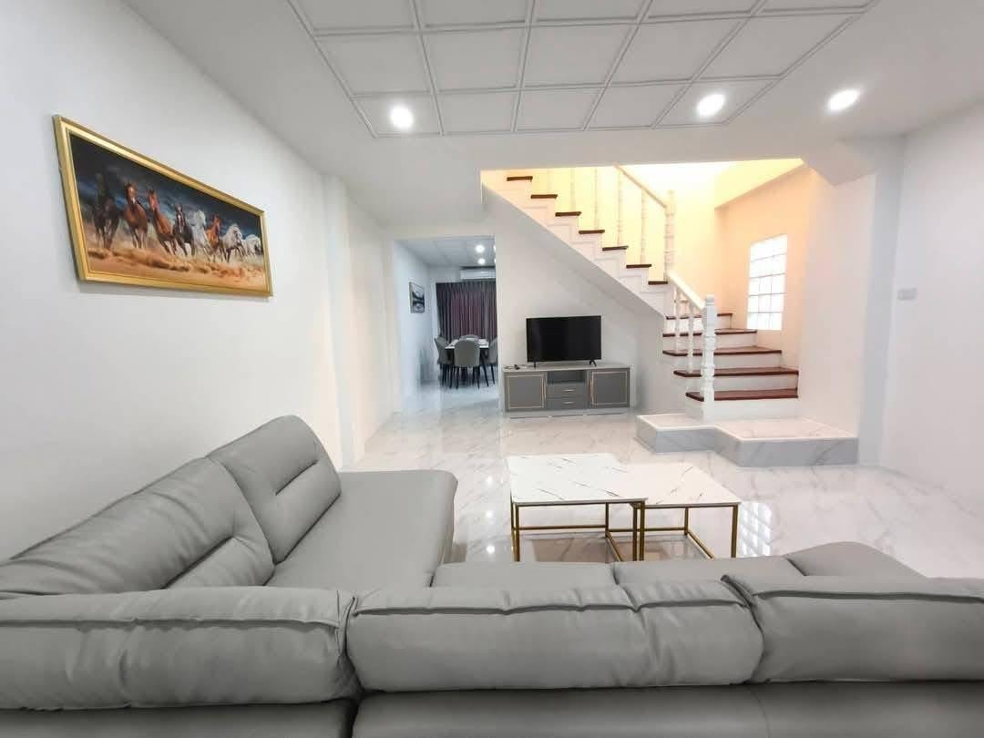 Newly Renovation Townhouse 3 story 4 beds 5 baths in Pratamnak for RENT photo 20
