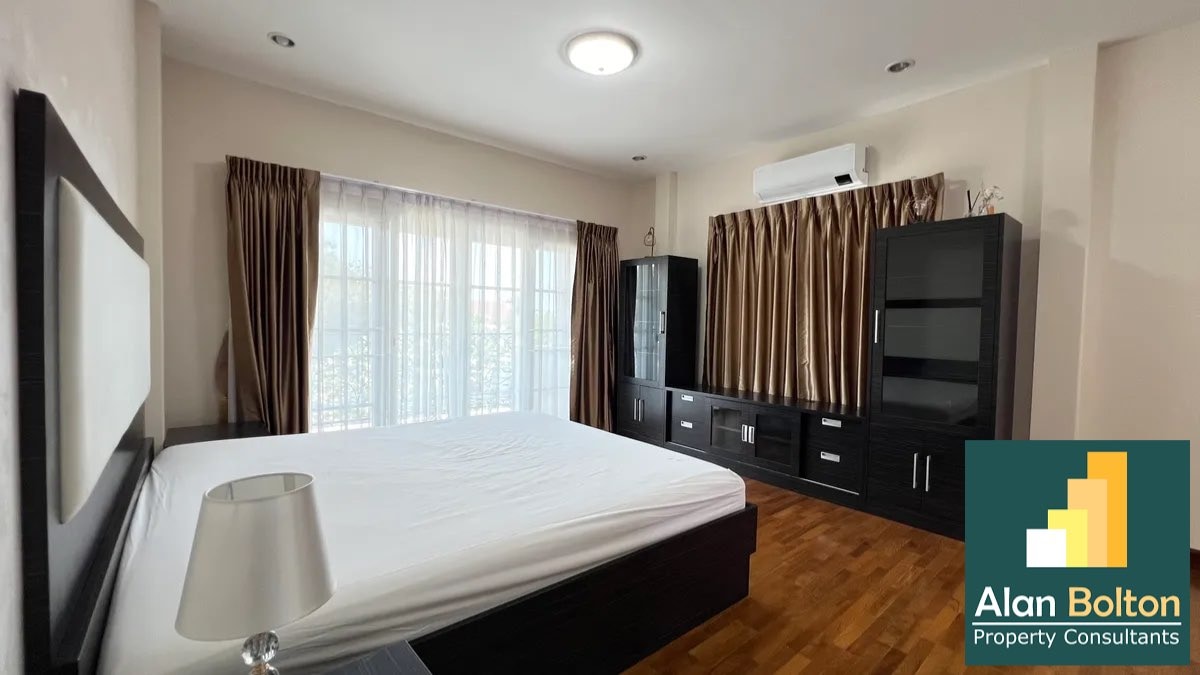 Pool Villa 4 Bedrooms 3 Bathrooms in East Pattaya photo 21