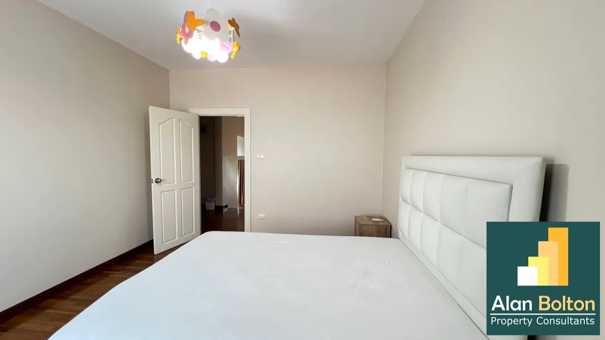 Pool Villa 4 Bedrooms 3 Bathrooms in East Pattaya photo 17