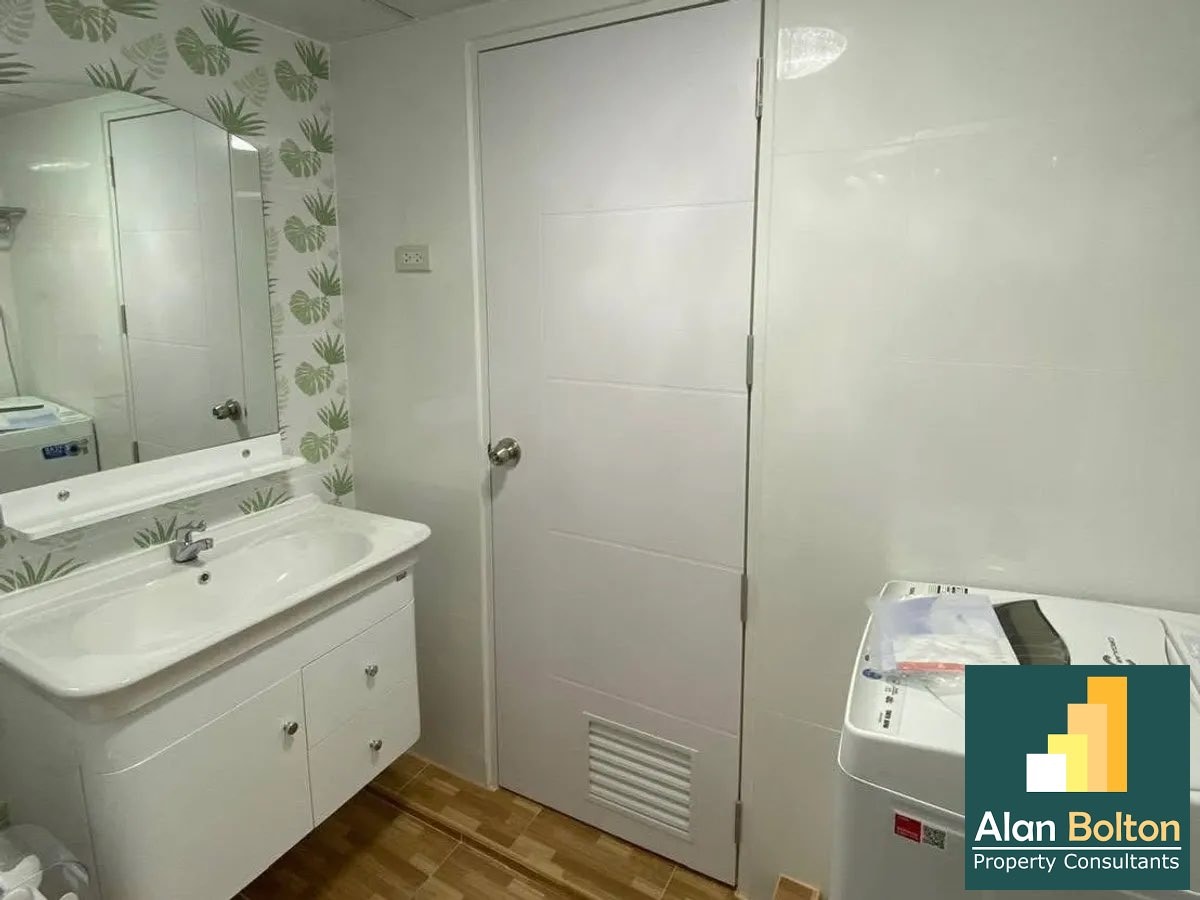 Studio 1 Bathroom in Central Pattaya photo 14