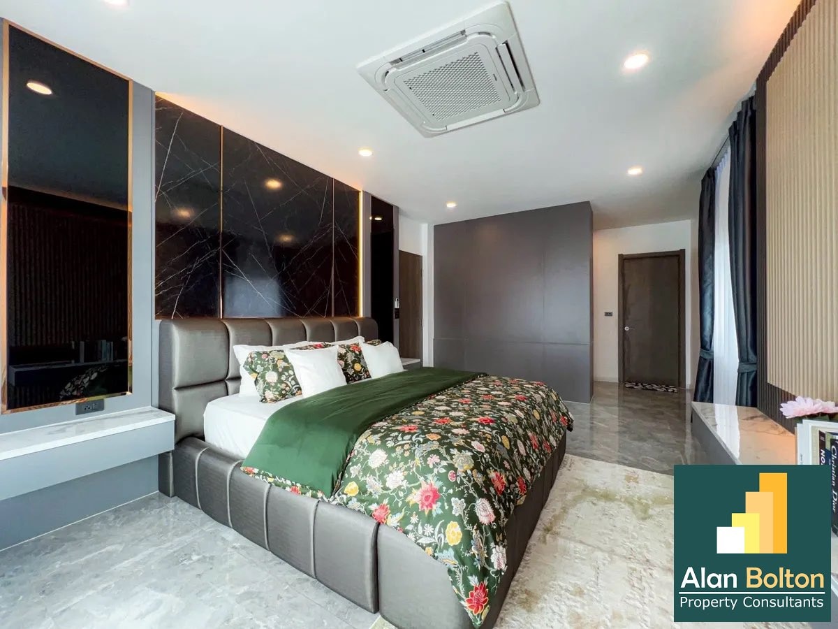 Pool Villa 5 Bedrooms 6 Bathrooms in Jomtien photo 7