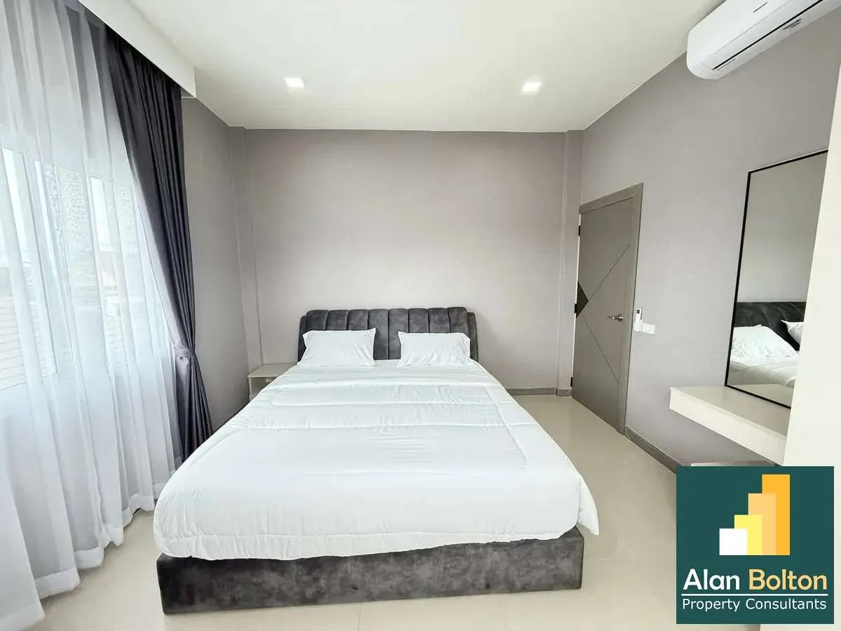 Modern Style Pool Villa 5 beds 5 baths in East Pattaya for SALE/RENT photo 11