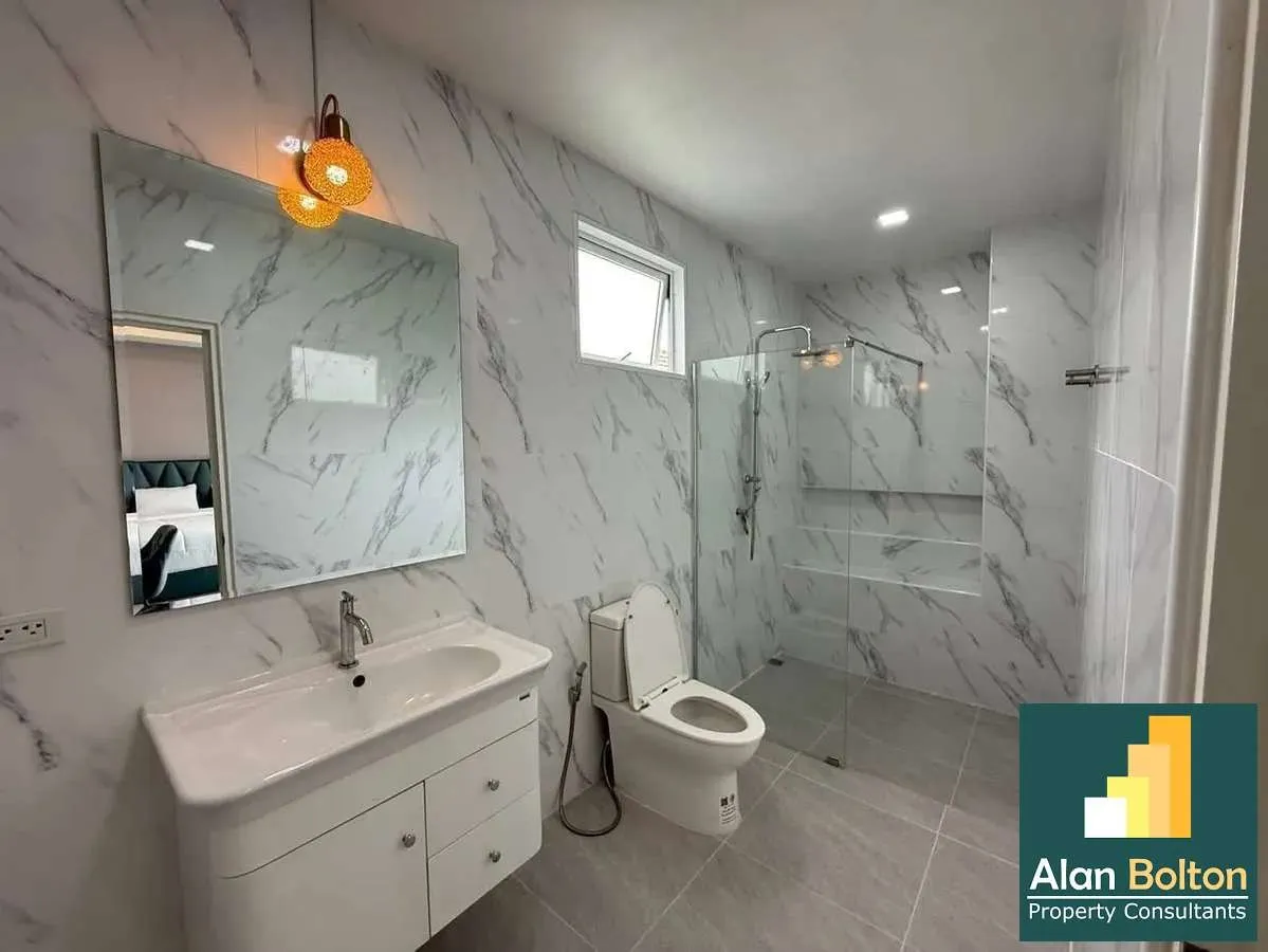 Modern Style Pool Villa 5 beds 5 baths in East Pattaya for SALE/RENT photo 13