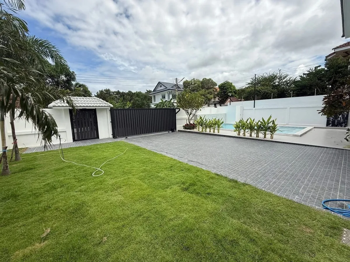 Modern Style Pool Villa 5 beds 5 baths in East Pattaya for SALE/RENT photo 22
