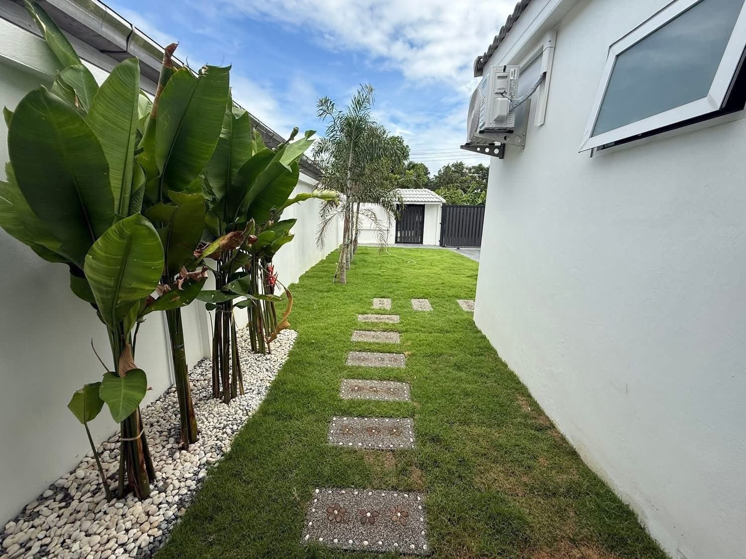 Modern Style Pool Villa 5 beds 5 baths in East Pattaya for SALE/RENT photo 23