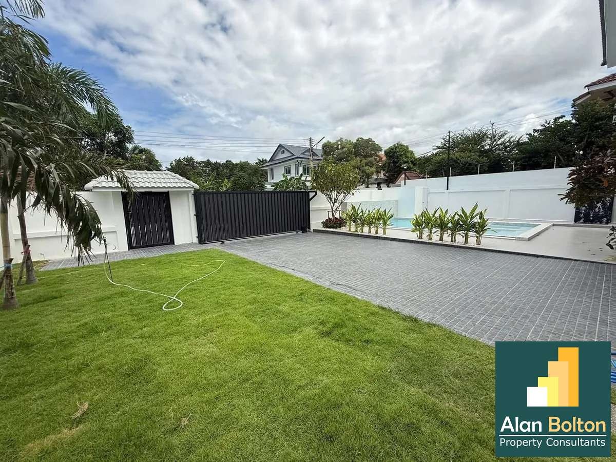 Modern Style Pool Villa 5 beds 5 baths in East Pattaya for SALE/RENT photo 4