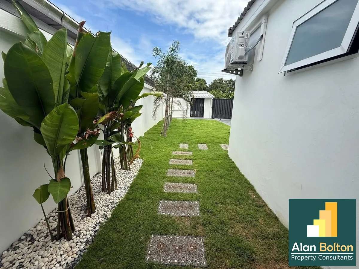 Modern Style Pool Villa 5 beds 5 baths in East Pattaya for SALE/RENT photo 5