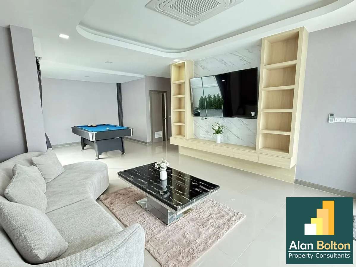 Modern Style Pool Villa 5 beds 5 baths in East Pattaya for SALE/RENT photo 7