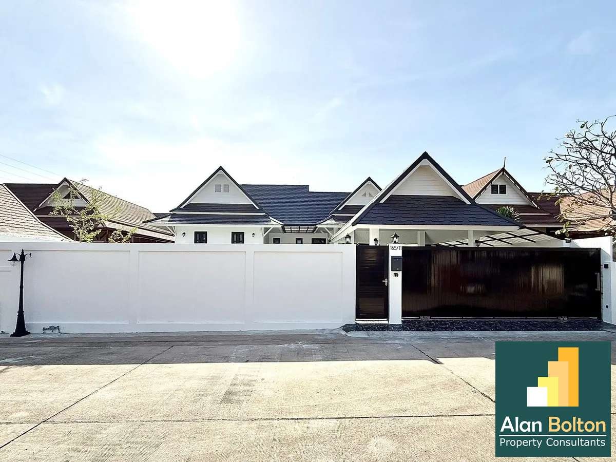 Pool villa 3 Bedrooms 3 Bathrooms in East Pattaya